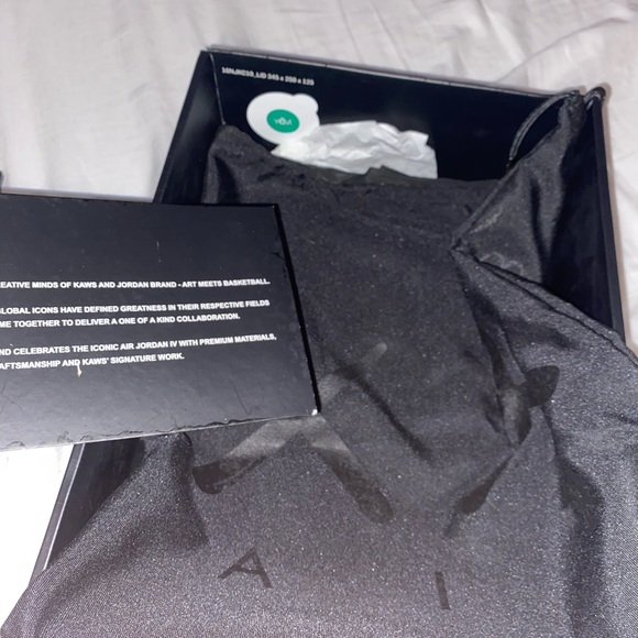 Jordan 4 Kaws Black - Picture 5 of 6